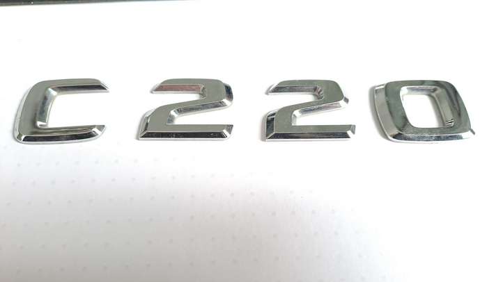Mercedes-Benz C W204 (2007 - 2014)   Значок производителя / буквы модели