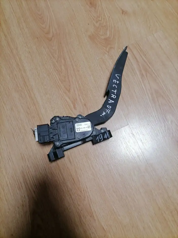 Opel Vectra C (2005 - 2009) 9186724CE Педаль акселератора — фото 1