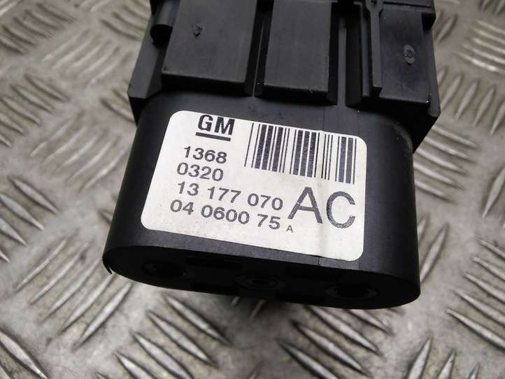 Opel Signum (2002 - 2008)  13177070 Включатель фонарей