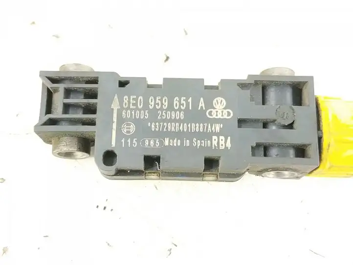 Audi A4 S4 B7 8E 8H (2004 - 2009) Датчик удара SRS — фото 2