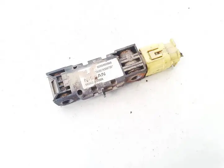 Nissan Note (E11) (2006 - 2014) 0285003060 Датчик удара SRS — фото 1