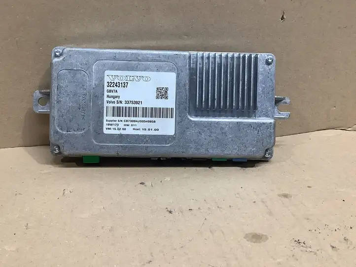 Volvo XC60 (2017 - )  32243137 Модуль блока управления камерой