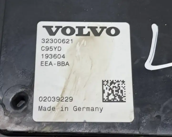 Volvo XC90 (2014 - 2019) 32300621 Преобразователь напряжения — фото 2