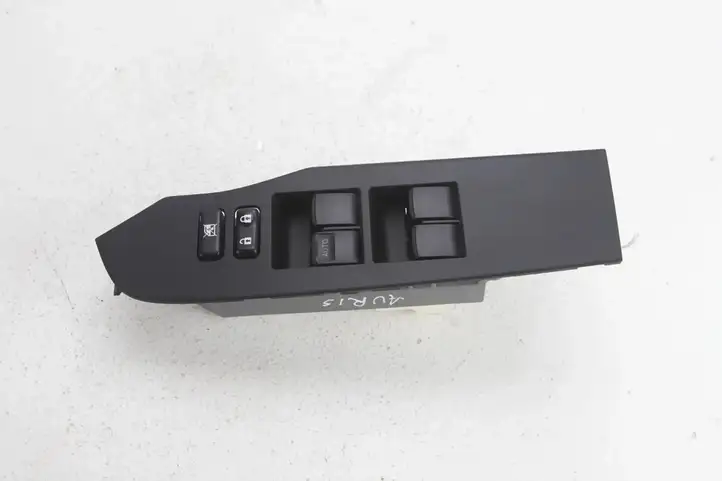 Toyota Auris E180 (2012 - 2018) 74232-02E20 Кнопка стеклоподъемников — фото 1