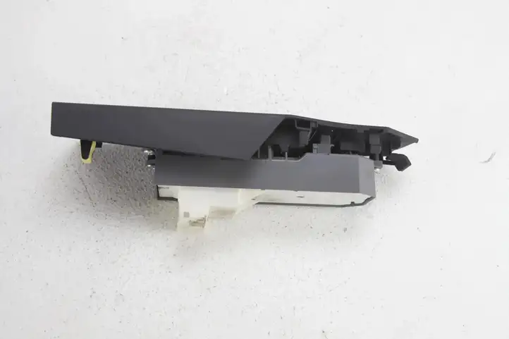 Toyota Auris E180 (2012 - 2018) 74232-02E20 Кнопка стеклоподъемников — фото 3