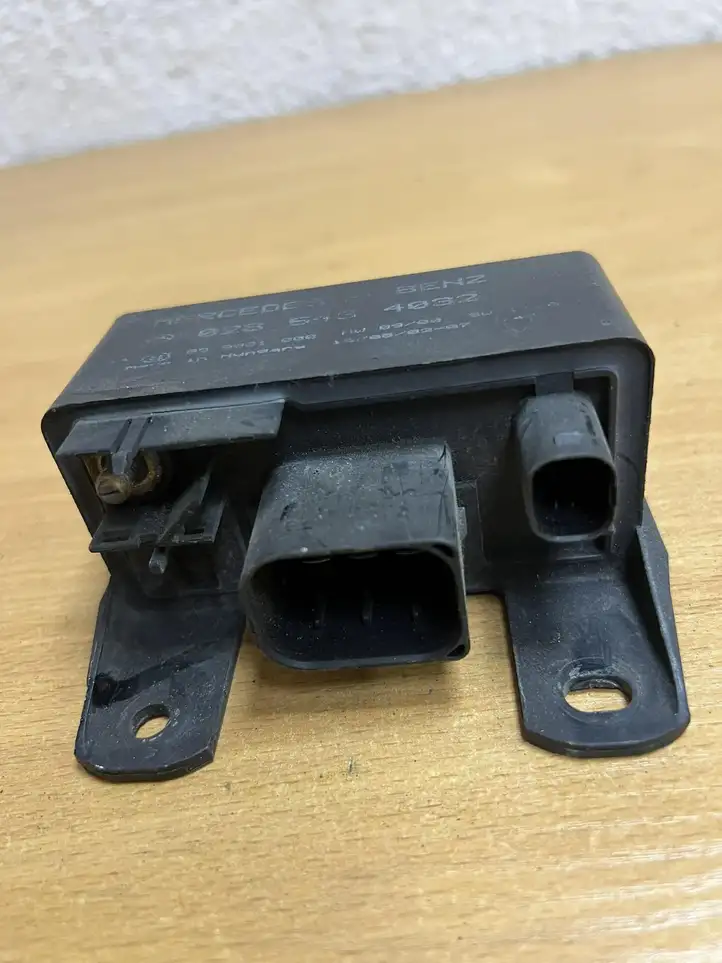 Mercedes-Benz ML W163 (1997 - 2005) 0285454032 Реле аварийных фонарей — фото 1