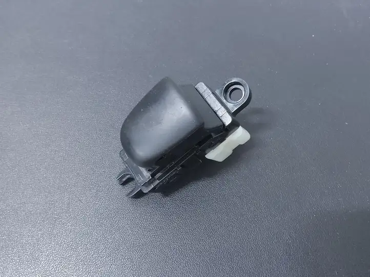 Nissan Pulsar (2014 - 2018) QA1024757 Кнопка стеклоподъемников — фото 1
