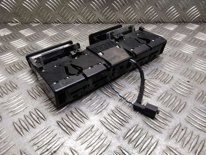 Volkswagen Phaeton (2002 - 2008)  3D0857301D Пепельница