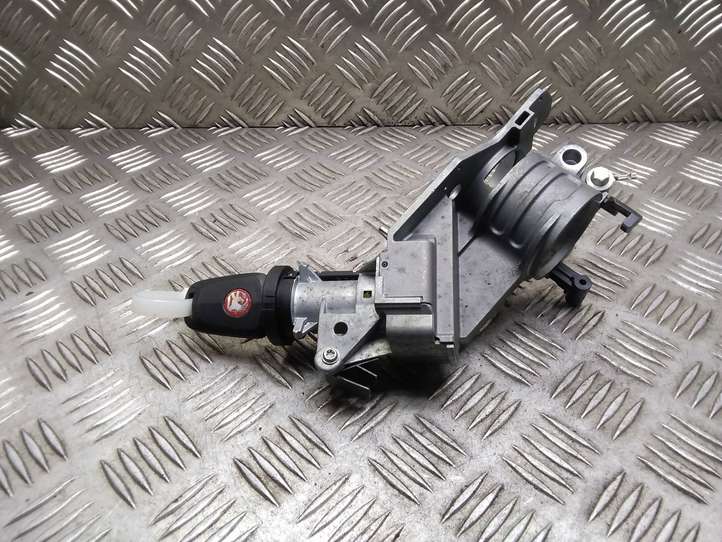 Opel Zafira (2008 - 2014)  2421430 Замок зажигания
