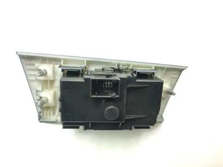 BMW X3 F25 (2010 - 2017) 9169406 Включатель фонарей — фото 2