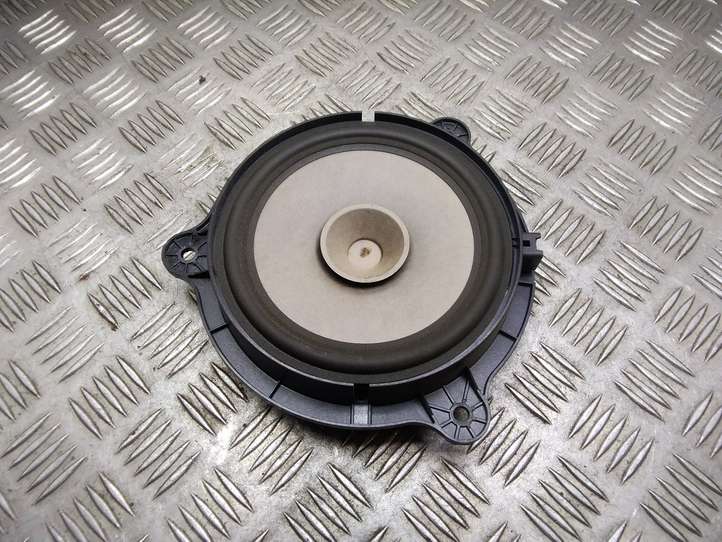 Nissan Qashqai (2006 - 2010)  281569U00A Громкоговоритель (громкоговорители) в задних дверях