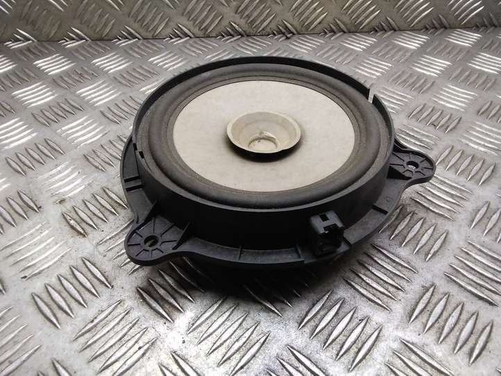 Nissan Qashqai (2006 - 2010)  281569U00A Громкоговоритель (громкоговорители) в задних дверях