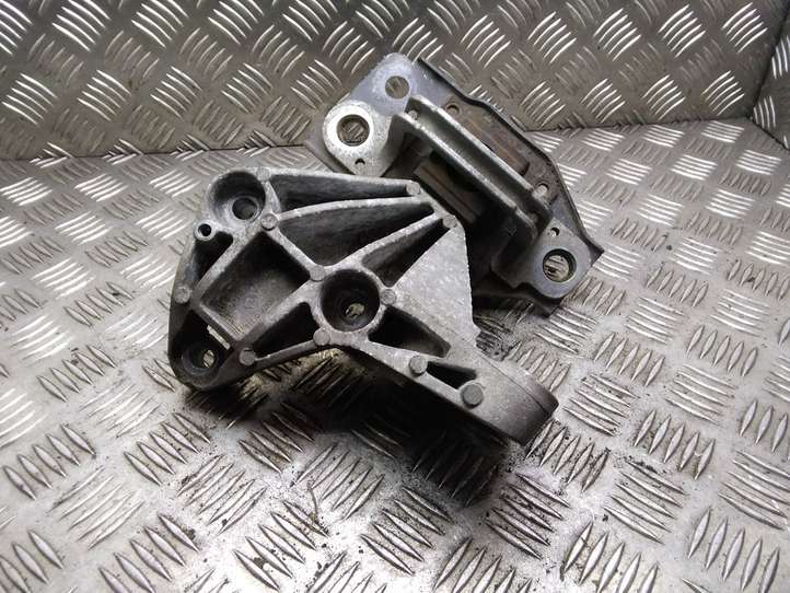 Nissan Qashqai (2006 - 2010)  11210JD500 Подушка двигателя