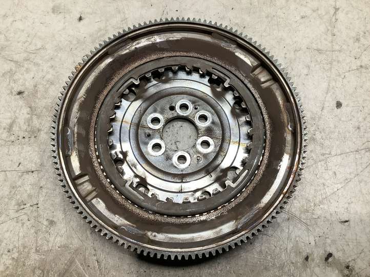 Audi A3/S3 8P (2008 - 2013)  03F105266C Маховик