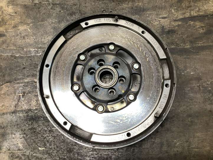 Audi A4 (2004 - 2009)  06B105266A Маховик