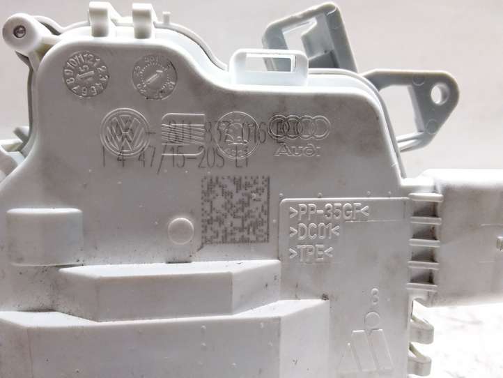 Audi A4 (2007 - 2011)  8J1837016E Передняя звукоизоляция