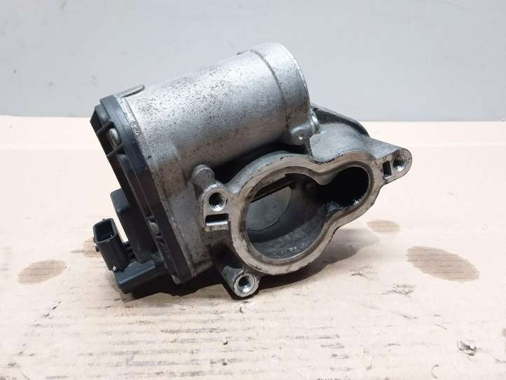 Nissan Qashqai (2010 - 2013)  8200796674 Клапан EGR