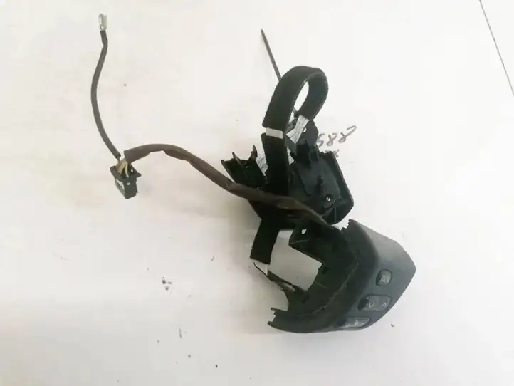 Toyota Corolla Verso AR10 (2004 - 2009) Кнопки на рулевом колесе — фото 1