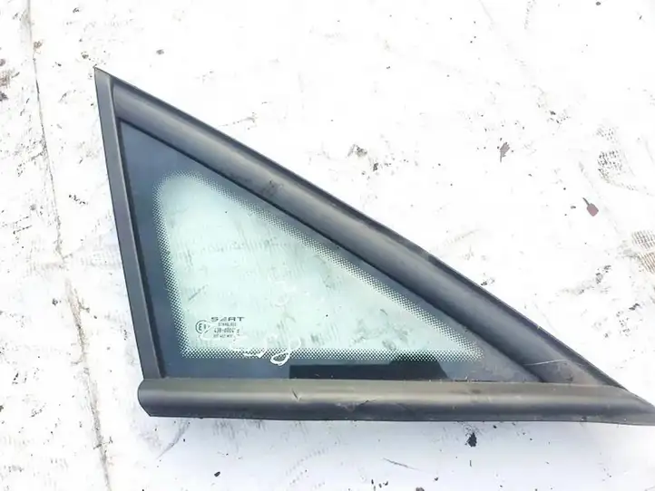 Seat Altea (2004 - 2009) Треугольное стекло кузова — фото 1
