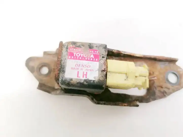 Toyota RAV 4 (XA20) (2000 - 2005) 8917442030 Датчик удара SRS — фото 2