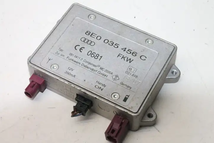 Audi A4 S4 B7 8E 8H (2004 - 2009) 8E0035456C Усилитель антенны — фото 1