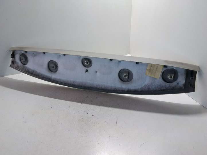 Mercedes-Benz ML W164 (2005 - 2011)  A1647400370 Обшивка крышки багажника