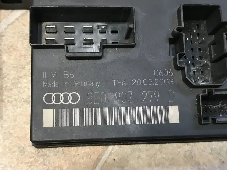 Audi A4 S4 B6 8E 8H (2000 - 2006) 1036901830 Комплект системы зажигания — фото 2