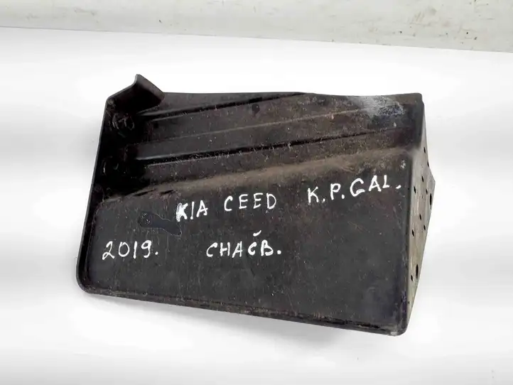Kia Ceed (2018 - 2021) 86691J7000 Прочие детали днища — фото 1