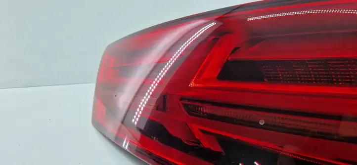 Audi Q7 4M (2015 - ) 4M0945094M Задний фонарь в крышке багажника — фото 3