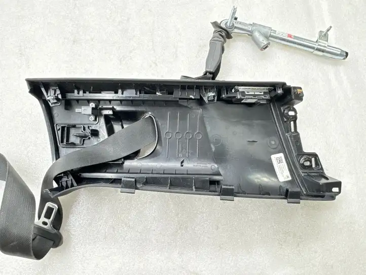 Tesla Model X (2015 - 2021) 113673205E Верхняя обшивка стойки B — фото 4
