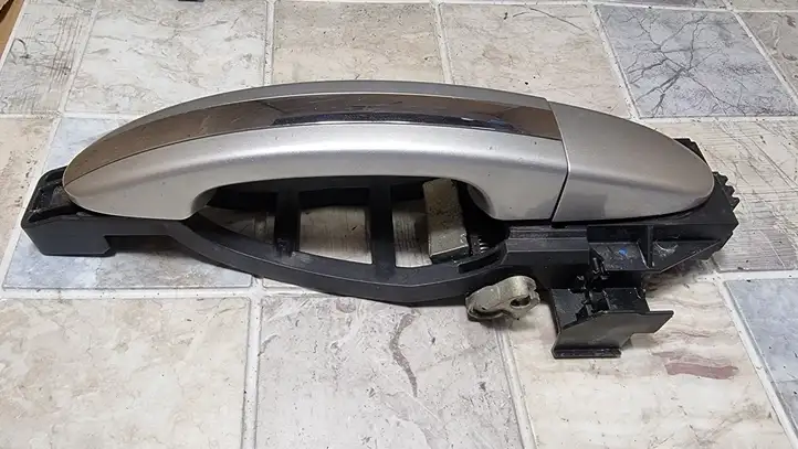 Ford Mondeo MK IV (2007 - 2014) 6M21U224A37B Наружная ручка двери — фото 2