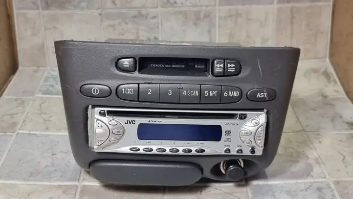 Toyota Yaris (1999 - 2003) 8612052020 Магнитола / мультимедийная система — фото 1