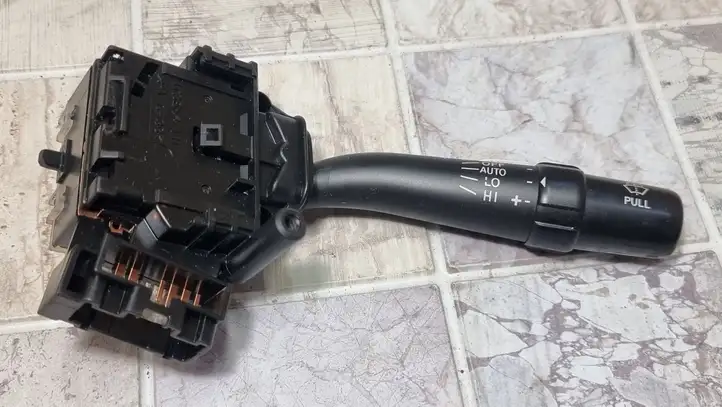 Toyota Avensis T250 (2003 - 2006) 8465205160 Переключатель стеклоочистителей — фото 1