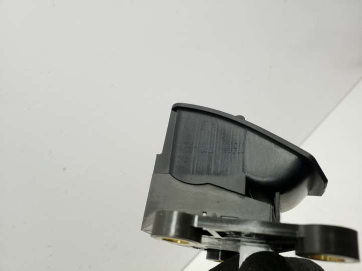 Toyota Avensis T270 (2009 - 2012)  8439005020 Включатель ручного тормоза