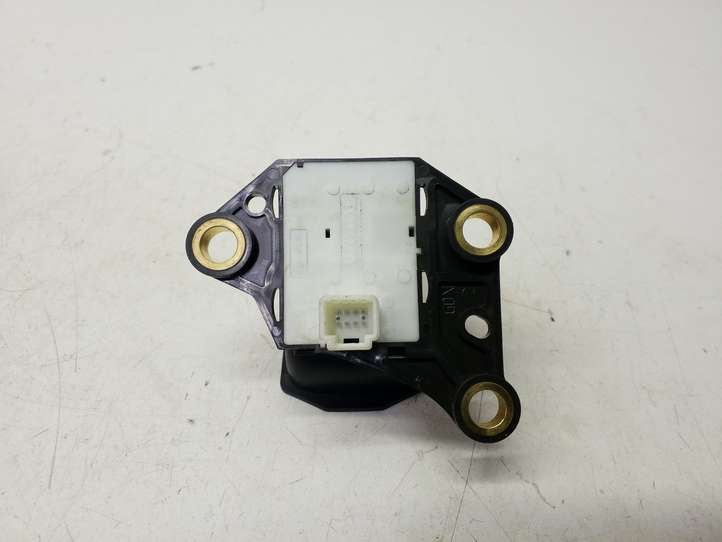 Toyota Avensis T270 (2009 - 2012)  8439005020 Включатель ручного тормоза