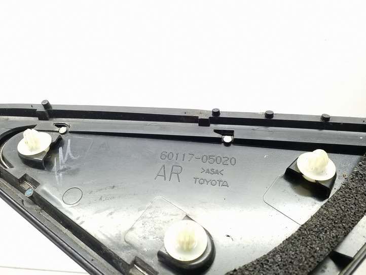 Toyota Avensis T270 (2009 - 2012)  6011705020 Накладка на крыло