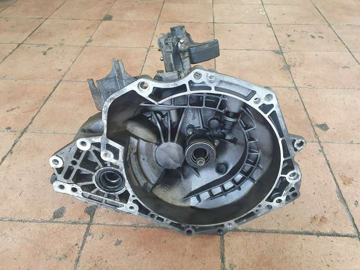 Opel Astra (2015 - 2020)  24582874 Механическая коробка передач, 5 передач
