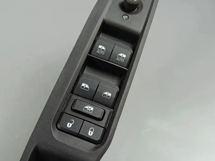 Jeep Compass (2017 - ) 6XP84TRMAC Кнопка стеклоподъемников — фото 2
