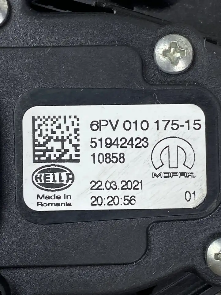 Jeep Compass (2017 - ) 51942423 Педаль акселератора — фото 2