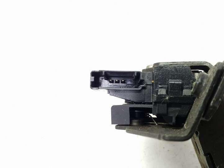 Opel Astra (2009 - 2012)  13587646 Замок задней крышки