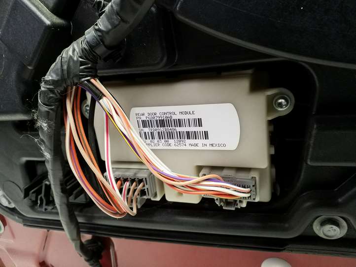Chrysler Town and Country (2010 - 2016)   Боковые раздвижные двери