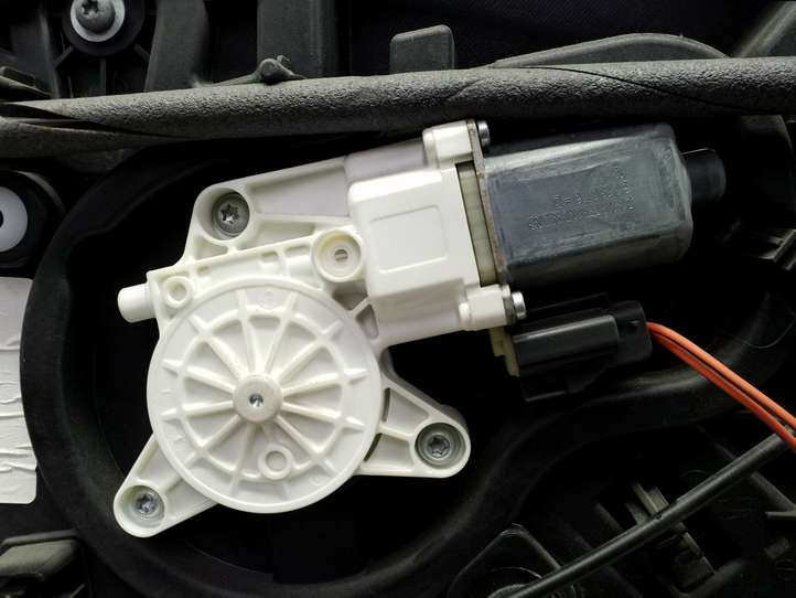 Chrysler Town and Country (2010 - 2016)   Боковые раздвижные двери