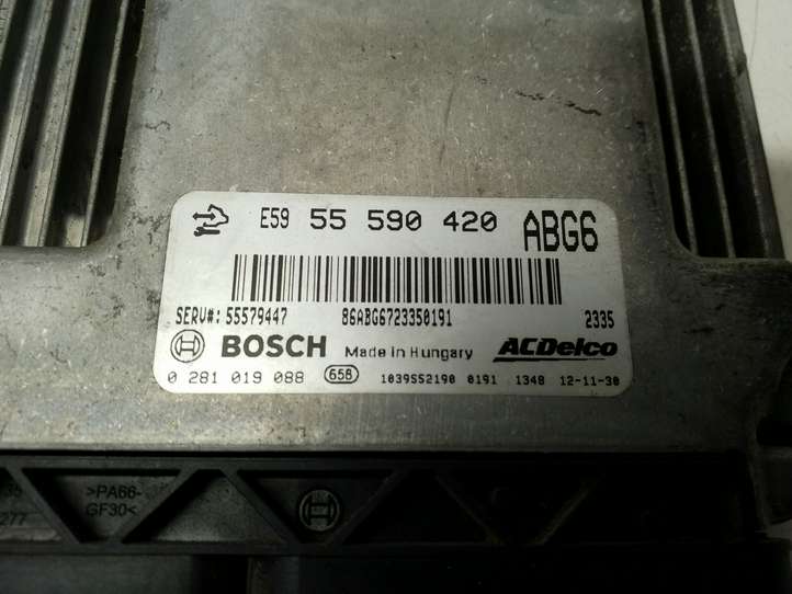 Opel Astra (2009 - 2012)  55590420 Блок управления двигателя