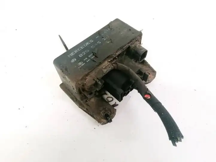 Mercedes-Benz Sprinter W901 W902 W903 W904 (1995 - 2007) 0255452832 Реле накала свечей — фото 2