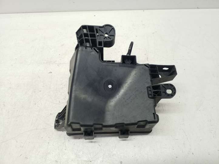 Nissan Juke I F15 (2010 - 2018)  284B71KA0C Ящик предохранителей (комплект)