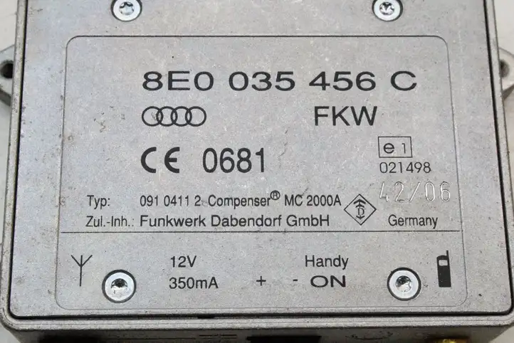 Audi Q7 4L (2005 - 2009) 8E0035456C Усилитель антенны — фото 4