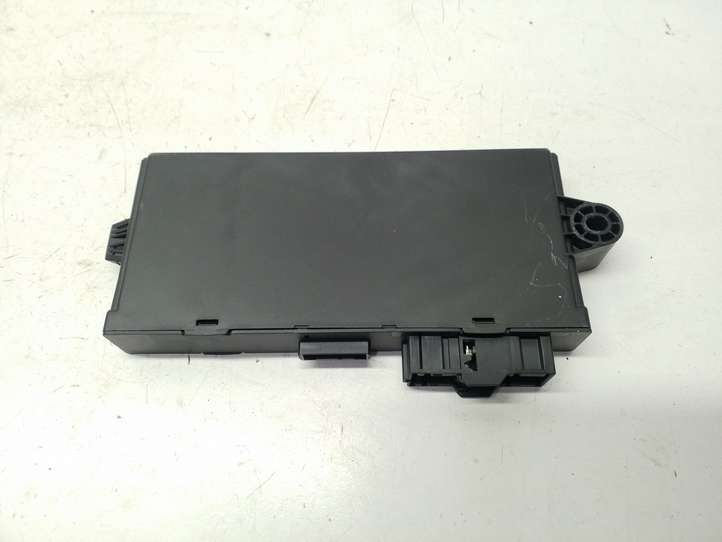 BMW 3 E90 E91 (2005 - 2012)  6135694383401 Модуль блока управления CAS
