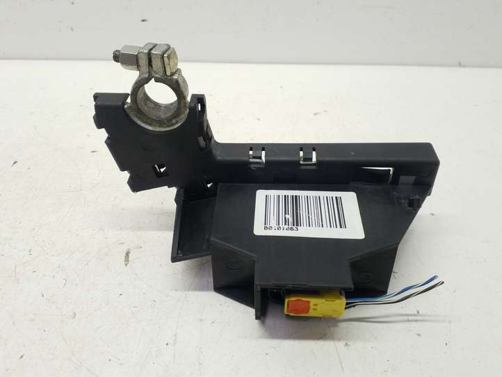 Audi A5 (2007 - 2011)  4F0915519 Узел подключения плюсовых проводов
