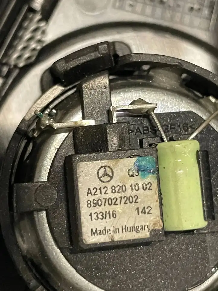 Mercedes-Benz E A207 (2010 - 2017) A2077200511 Твитер передней двери — фото 2