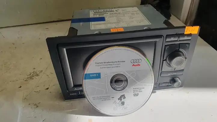 Audi A4 S4 B8 8K (2007 - 2011) 8P0919884R Навигационные карты CD/DVD — фото 1